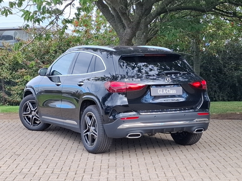 Mercedes-Benz GLA Class Gla 200 Amg Line Executive SP76JMU Black #2