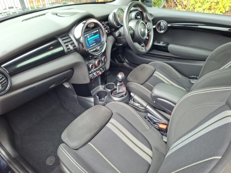 Mini Hatch 1.5 Cooper Sport II DX69MDO Black #5