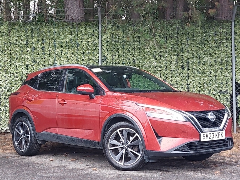 Nissan Qashqai 1.3 Dig-t Mh Tekna Red