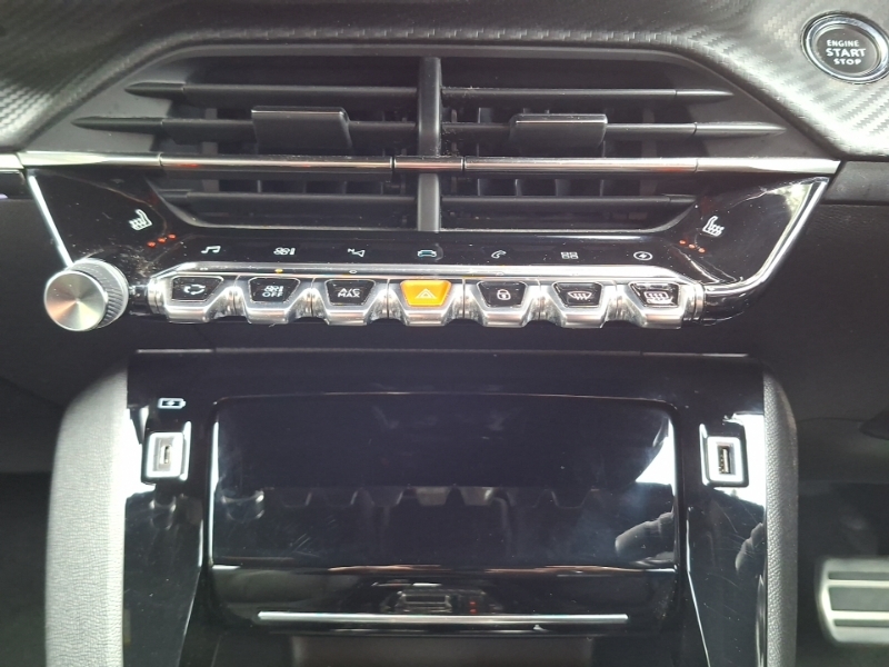 Peugeot e-2008 Gt Black #15