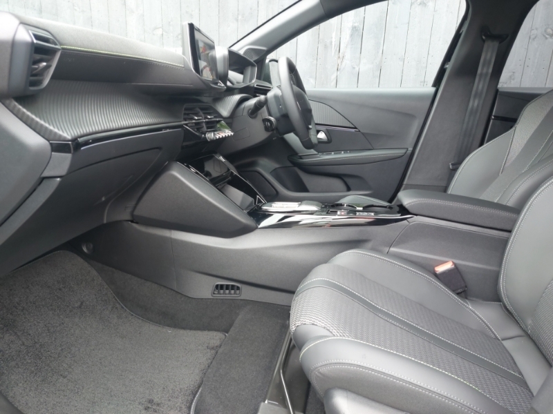 Peugeot 208 1.2 Hybrid 110 Gt E-dsc6 Black #5