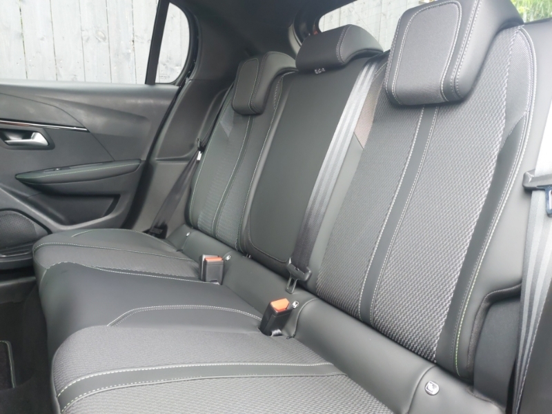 Peugeot 208 1.2 Hybrid 110 Gt E-dsc6 Black #6