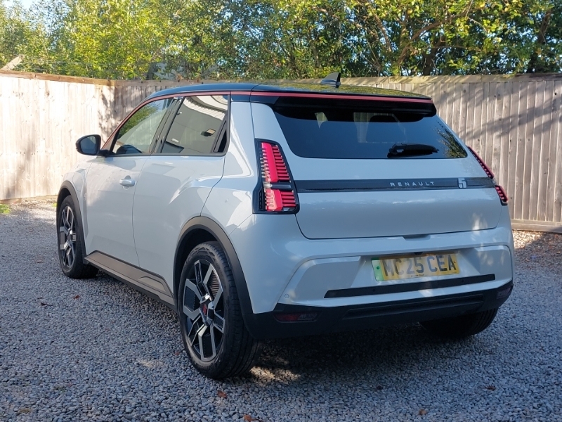 Renault 5 E-Tech 110Kw Techno Comfort Range 52Kwh White #2