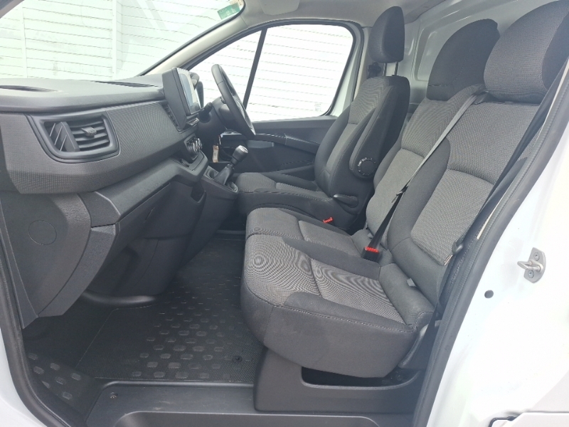 Renault Trafic Ll30 Blue Dci 130 Advance Safety Van White #5
