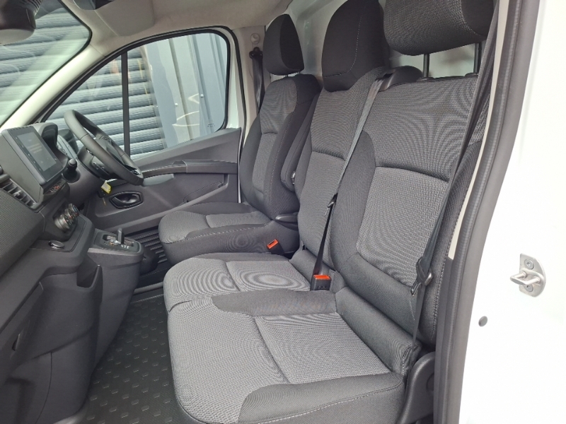 Renault Trafic Sl30 Blue Dci 150 Advance Safety Van Eag9 White #5