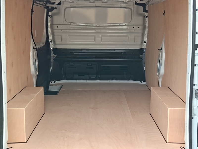 Renault Trafic Extra Sport White #18