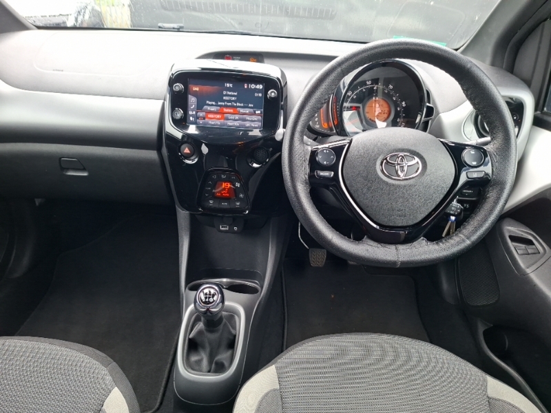 Toyota Aygo 1.0 Vvt-i X-trend Tss White #3