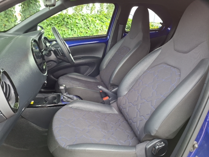 Toyota Aygo X 1.0 Vvt-i Exclusive Blue #5