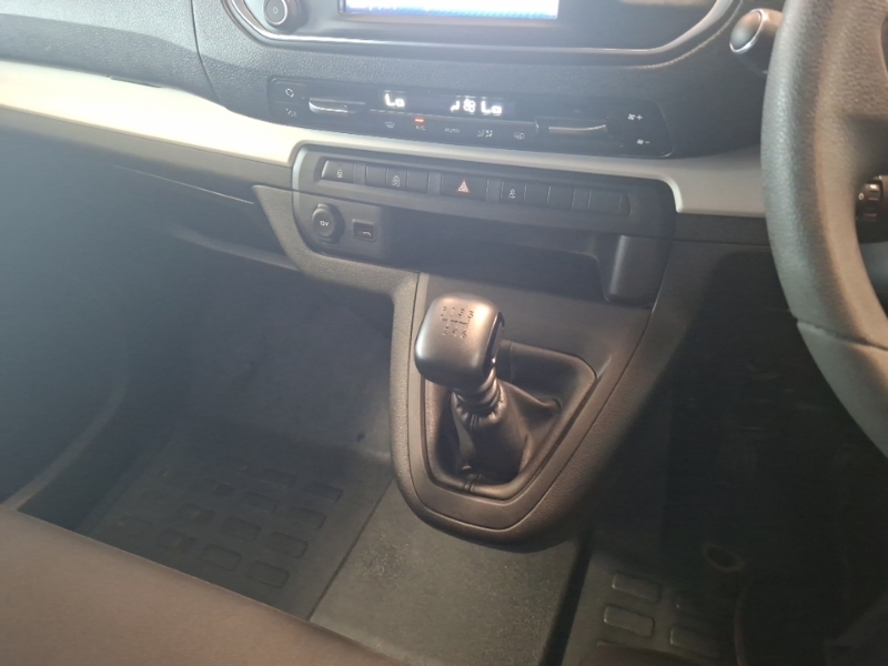 Toyota Proace Verso D Shuttle White #16