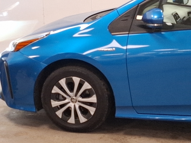 Toyota Prius E White #18