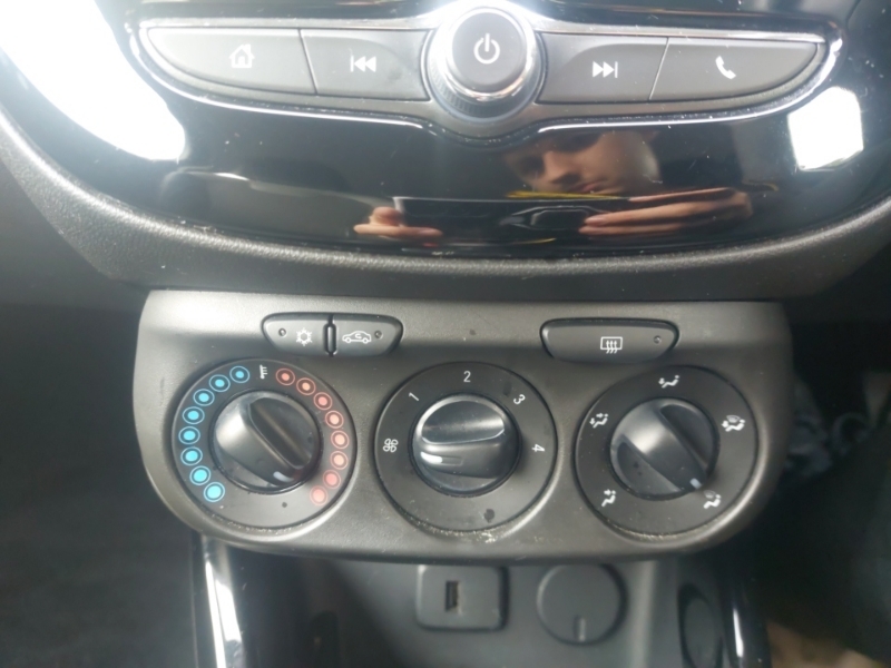 Vauxhall Adam Energised White #15