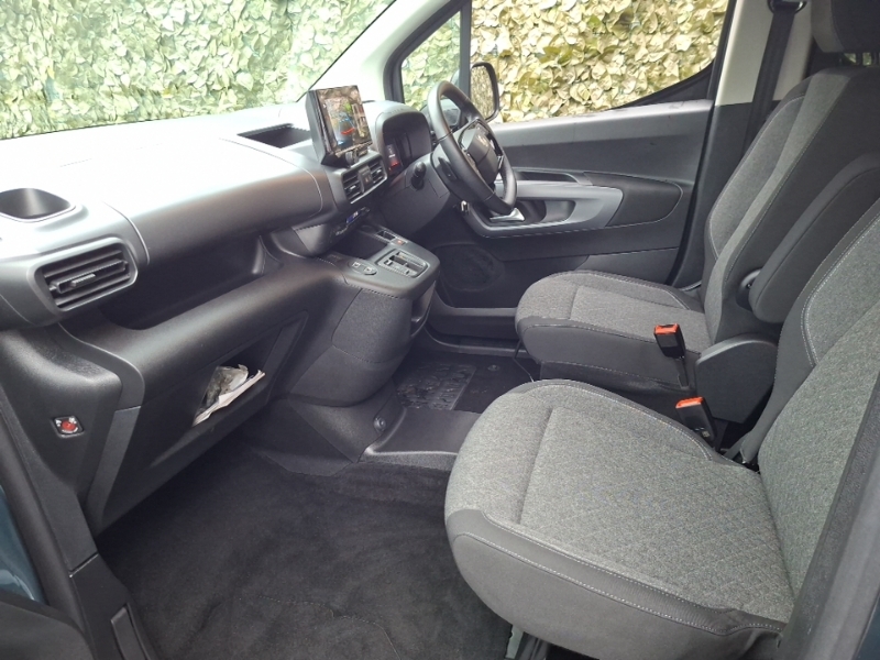 Vauxhall Combo-e Life 100Kw Ultimate 52Kwh Blue #5