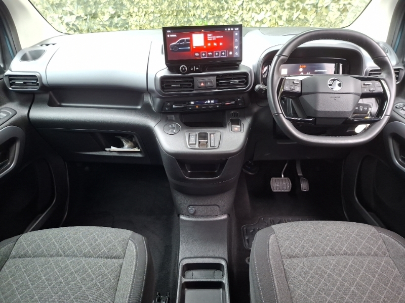 Vauxhall Combo-e Life 100Kw Ultimate 52Kwh Blue #3