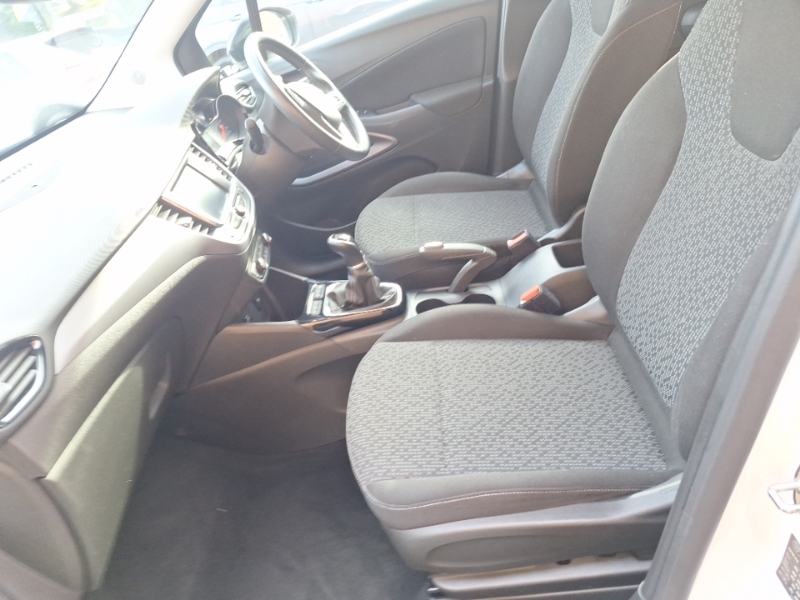 Vauxhall Crossland 1.2 Design White #5