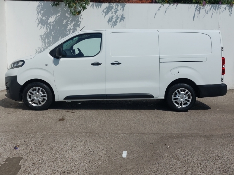 Vauxhall Vivaro 2900 1.5D 100Ps Dynamic H1 Van White #4