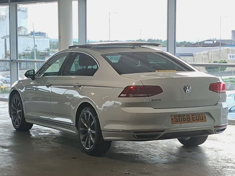 Volkswagen Passat 2.0 Tdi R-line Panoramic Roof White #2