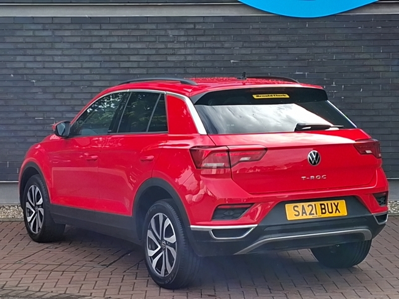 Volkswagen T-Roc 1.5 Tsi Evo Active SA21BUX Red #2