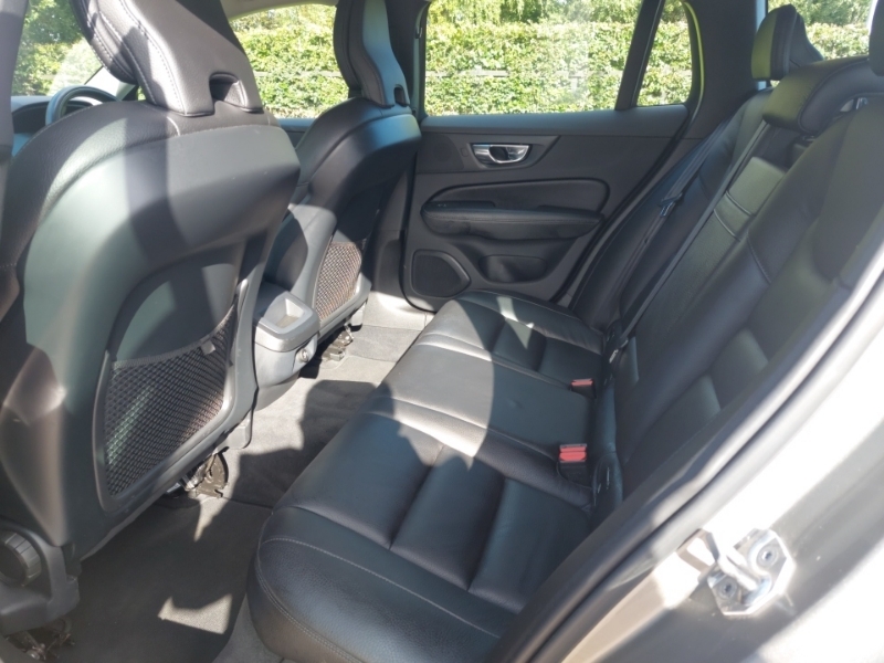 Volvo V60 2.0 D4 190 Momentum Pro Grey #6