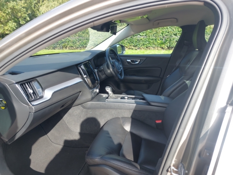Volvo V60 2.0 D4 190 Momentum Pro Grey #5
