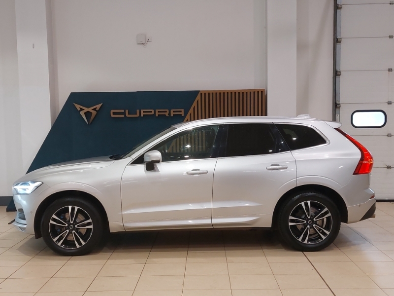 Volvo XC60 2.0 B4d Momentum Pro Awd Geartronic Silver #4