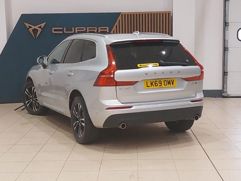 Volvo XC60 2.0 B4d Momentum Pro Awd Geartronic Silver #2