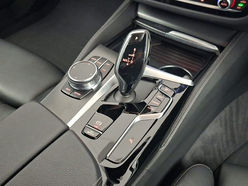 BMW 5 Series Se Grey #10
