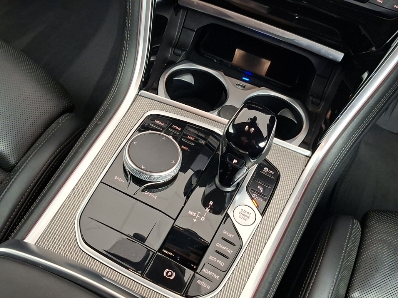 BMW 8 Series M Sport Black #10