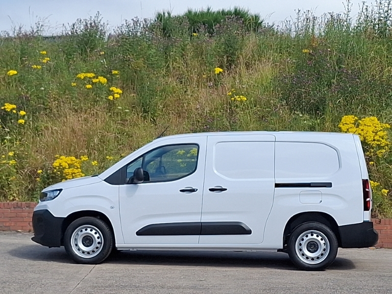 Citroen Berlingo 1.5 D 100Ps Van Enterprise Plus White #4