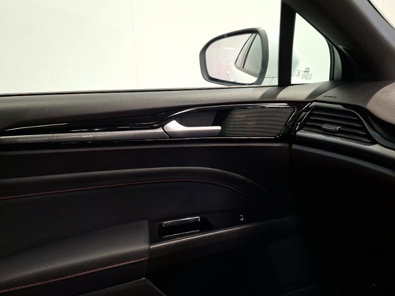 Ford Mondeo Titanium White #16
