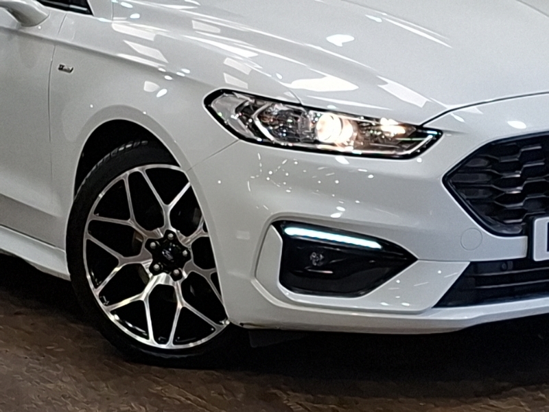 Ford Mondeo Titanium White #20