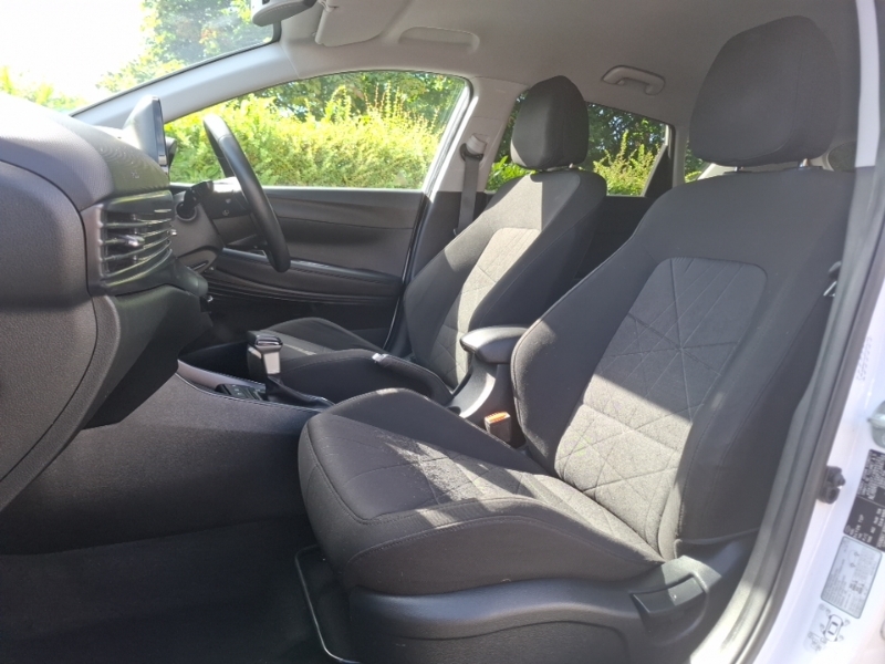 Hyundai Bayon 1.0 Tgdi 48V Mhev Premium Dct White #5