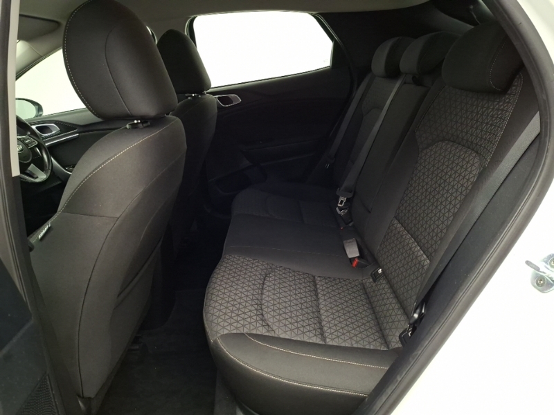 Kia Xceed 1.6 Crdi Isg 2 White #6