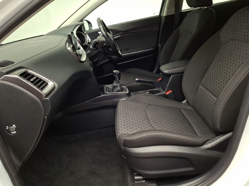Kia Xceed 1.6 Crdi Isg 2 White #5