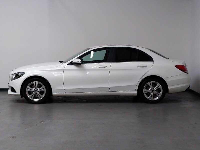 Mercedes-Benz C Class C200 Se Executive Edition PN67ABK White #4