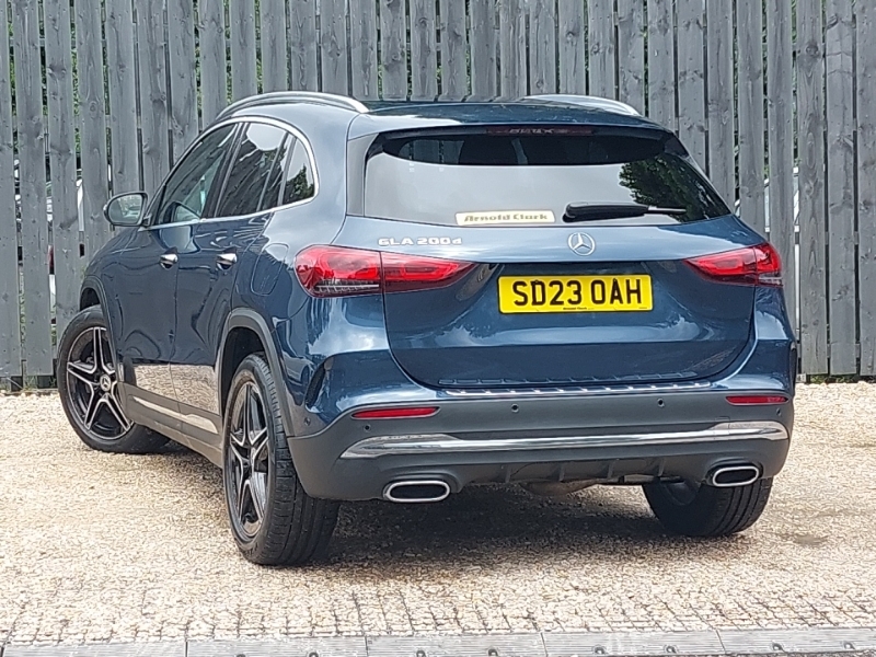 Mercedes-Benz GLA Class Gla 200D Amg Line Premium Blue #2
