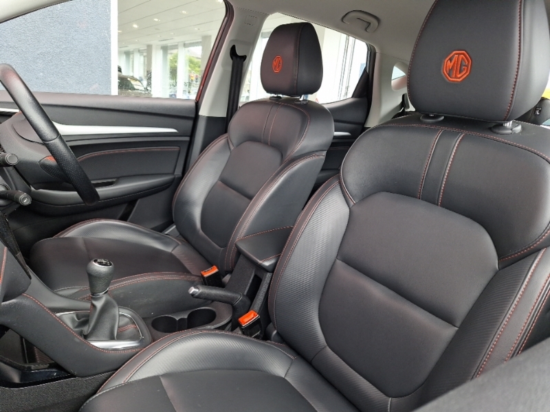 MG ZS 1.5 Vti-tech Exclusive Black #5