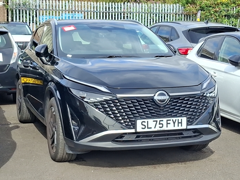Nissan Qashqai 1.3 Dig-t Mh N-connecta Glass Roof Black