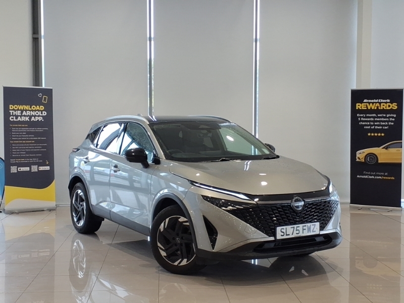 Nissan Qashqai 1.3 Dig-t Mh 158 N-connecta Xtronic Silver