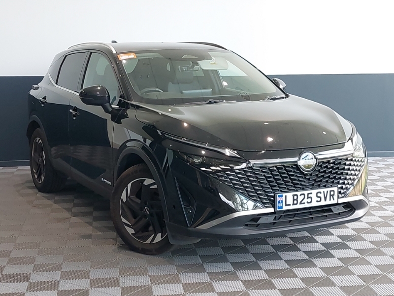 Nissan Qashqai 1.5 E-power N-connecta Glass Roof Black