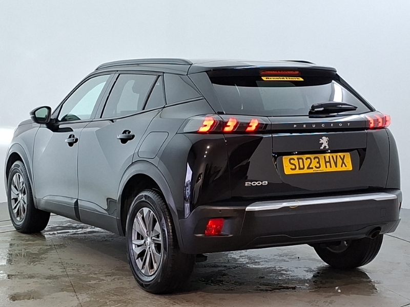 Peugeot 2008 1.2 Puretech Active Premium Black #2