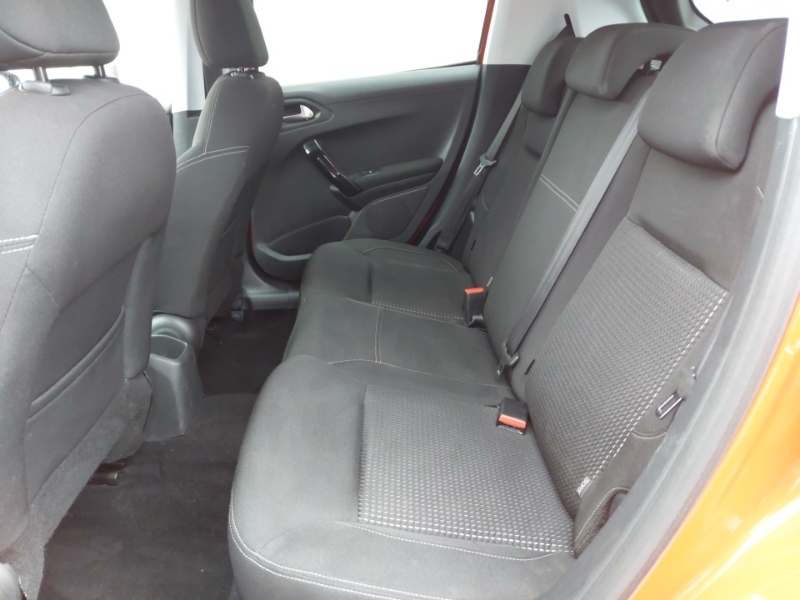 Peugeot 208 1.2 Puretech 82 Tech Edition Start Stop Orange #6