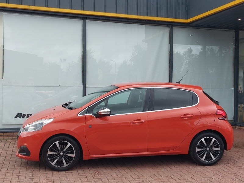 Peugeot 208 1.2 Puretech 82 Tech Edition Start Stop Orange #4