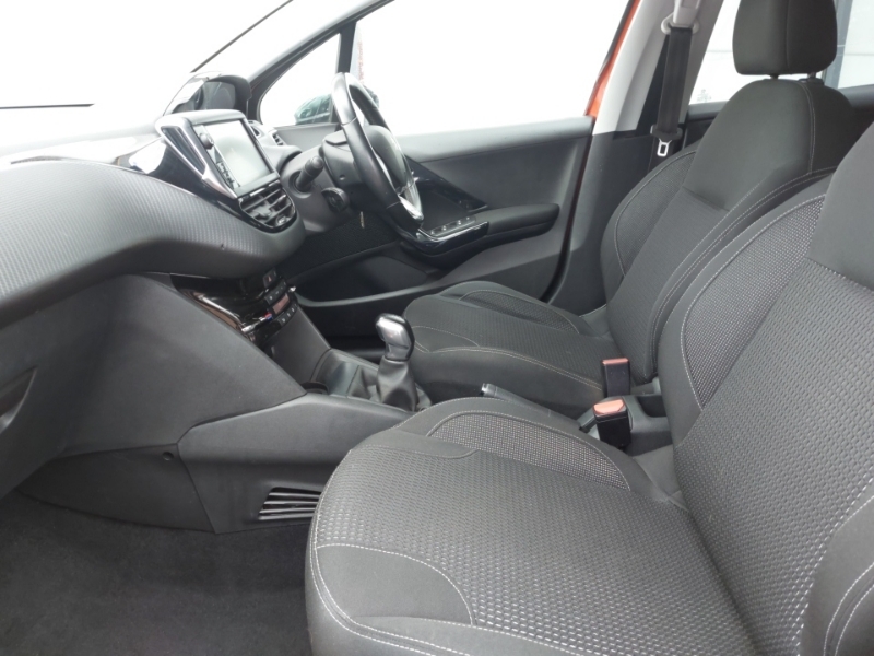 Peugeot 208 1.2 Puretech 82 Tech Edition Start Stop Orange #5
