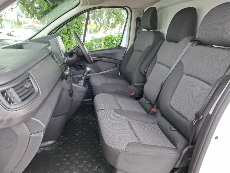 Renault Trafic Ll30 Blue Dci 130 Advance Safety Van White #5