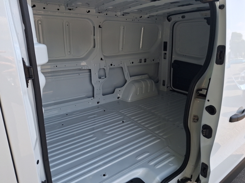 Renault Trafic Ll30 Blue Dci 130 Advance Safety Van White #6