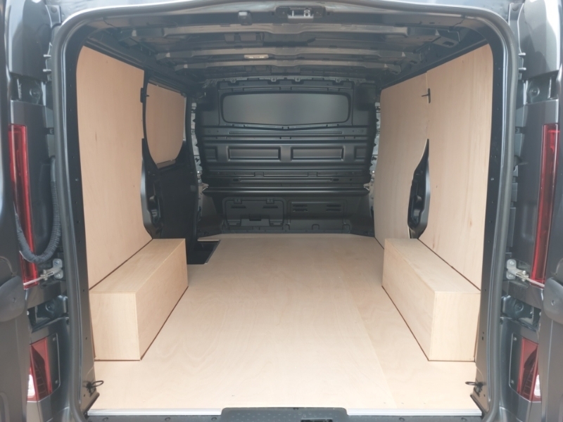 Renault Trafic Extra Sport White #18