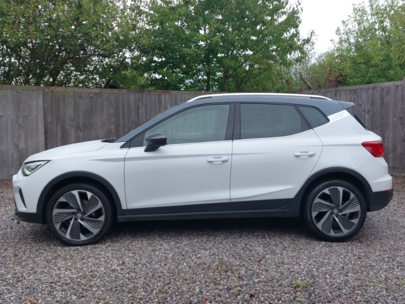 Seat Arona 1.0 Tsi 110 Fr Sport Dsg White #4