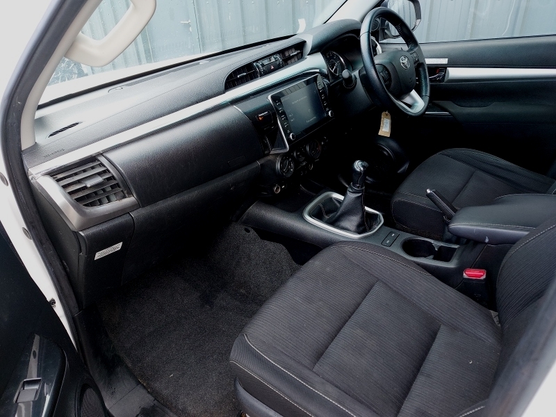 Toyota HILUX Icon Dcab Pick Up 2.4 D-4d White #5