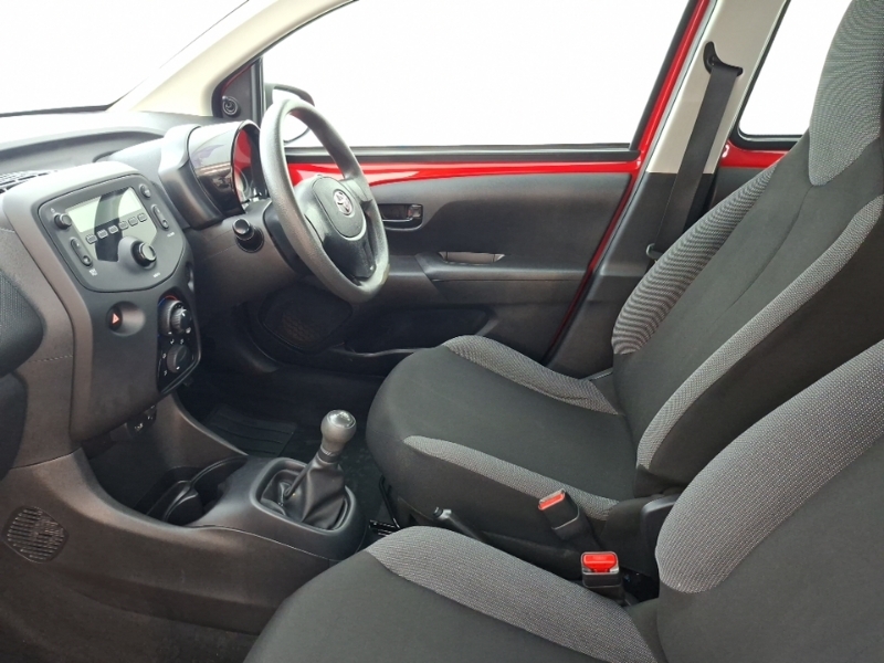 Toyota Aygo 1.0 Vvt-i X Red #5