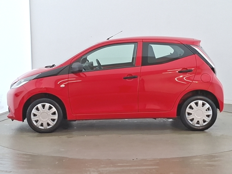 Toyota Aygo 1.0 Vvt-i X Red #4